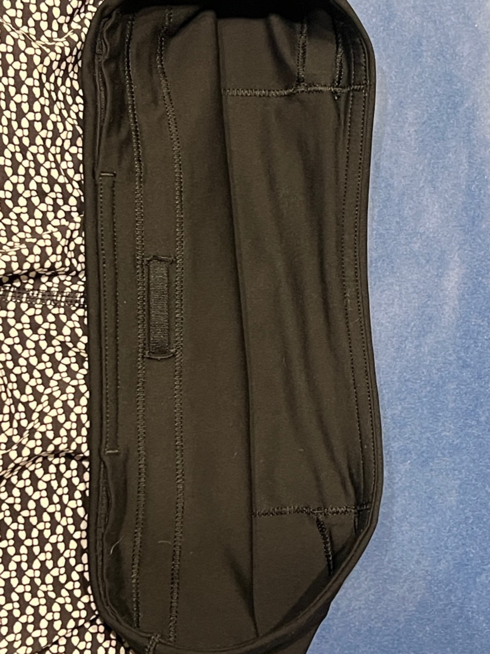 Lululemon High Rise Speed Up Shorts 2.5 inch Size 4 & Size 6 Black & White EUC - Picture 8 of 12